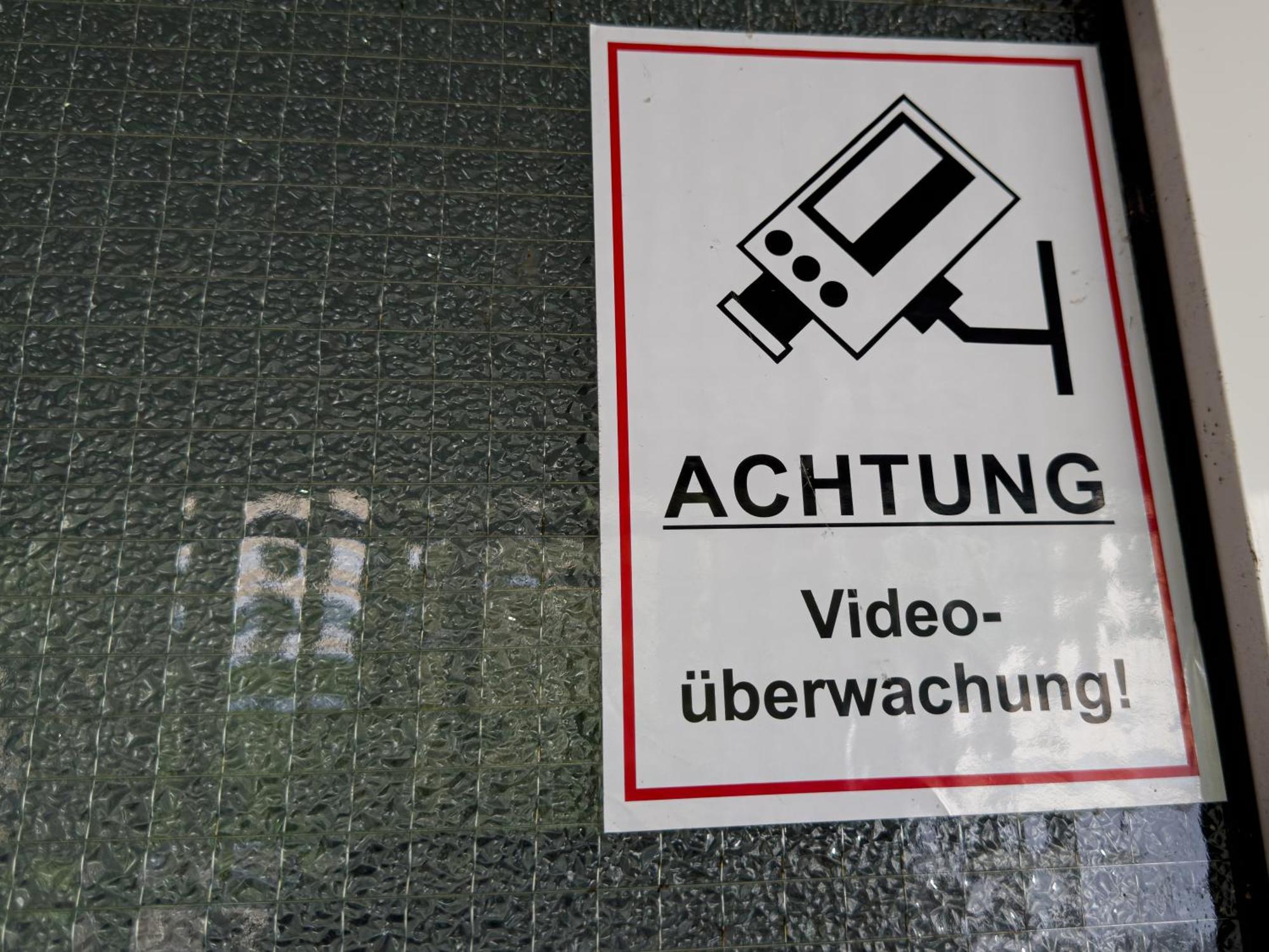 Apartment Immostay S#7 - Parken & Wifi, Naehe Mercedes Benz, 4k Fernseher *